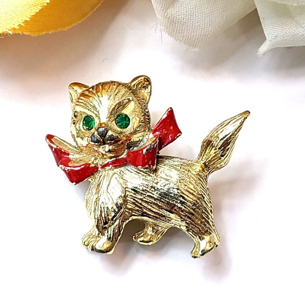 Vintage Kitty Brooch Red Bow Collar & Green Rhinestone Eyes Cat Pin Christmas